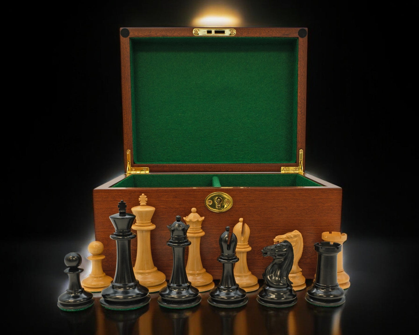 Harrwitz Chess Pieces and Mahogany Box