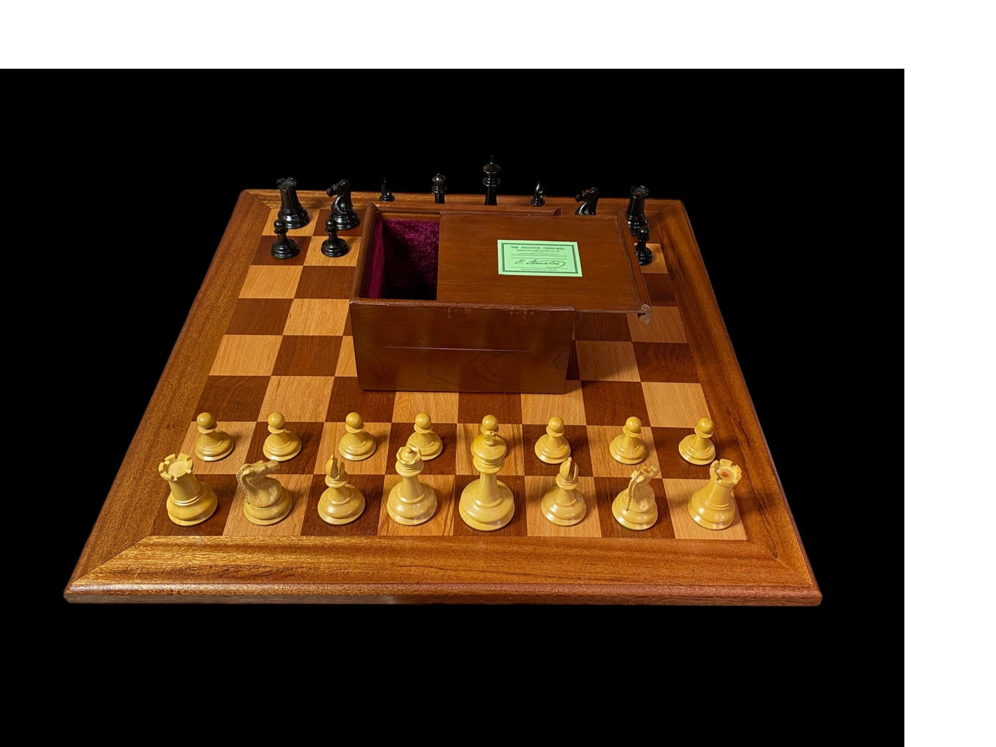Reproduction Leuchars 1849 Vintage Staunton Chess Set, Board and Box