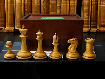 3.5" Antiqued Distressed Harrwitz Chessmen with Slide Top Box