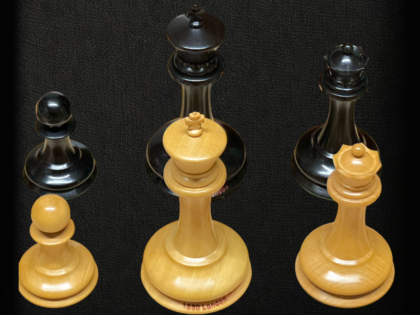 1850 London Boxwood and Ebony 3.5 Inch Replica Chessmen - Official Staunton™