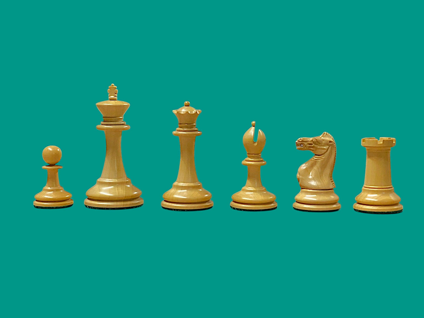 1862 Reproduction Chess Pieces and Mahogany Box