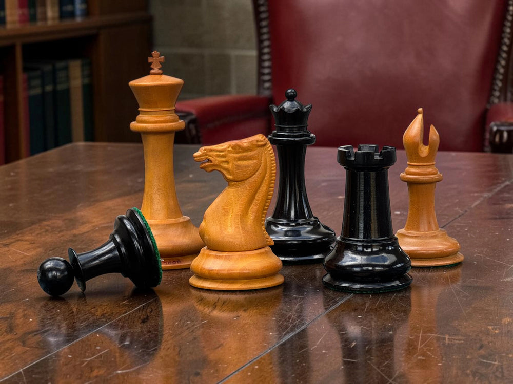 1850 London 3.5" Antique Boxwood Ebony Chessmen and Mahogany Slide Box