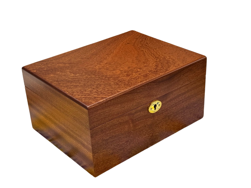 1849 Staunton Reproduction Chess Pieces and Mahogany Box