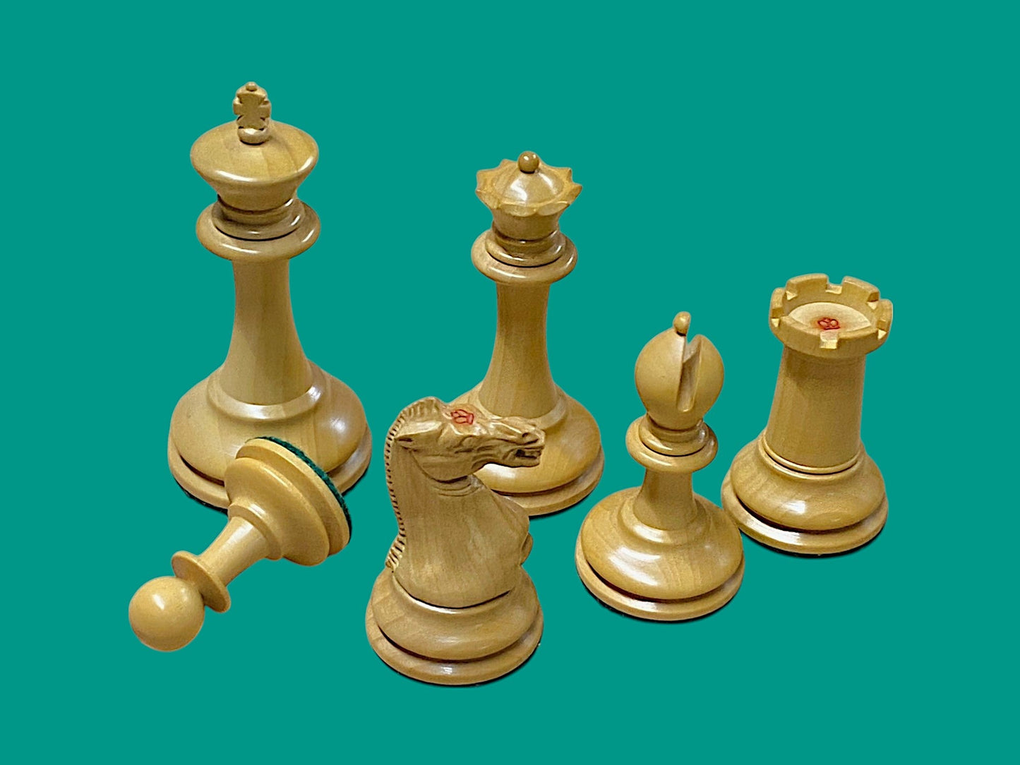 1862 Reproduction Chess Pieces and Mahogany Box